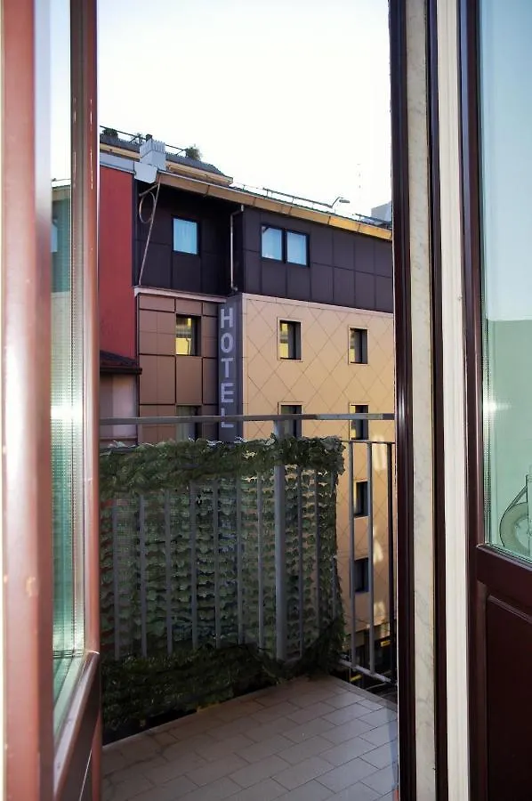 Incantevole Appartamento De Angeli Milán Apartamento